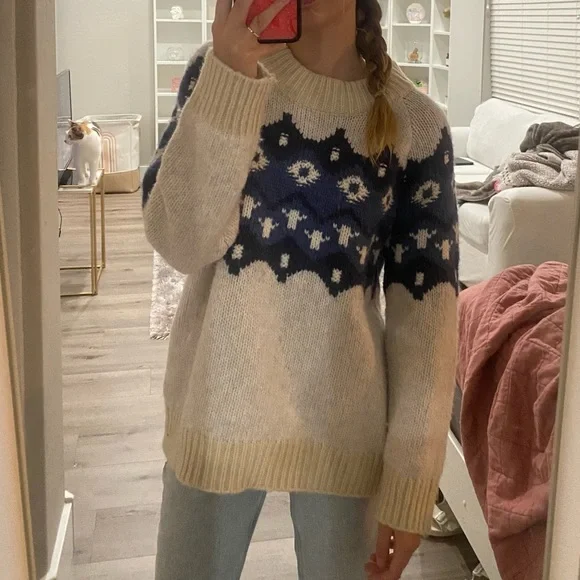 Aerie women’s winter sweater!! - Picture 1 of 6